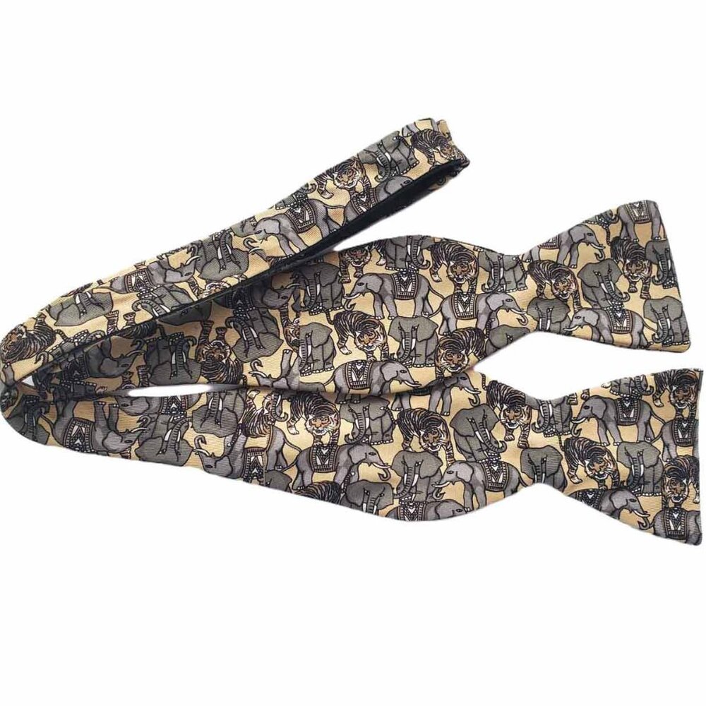 VTG Bert Pulitzer Bow Tie Silk Circus Elephants Tigers Yellow Gray Brown Men's - Picture 1 of 3